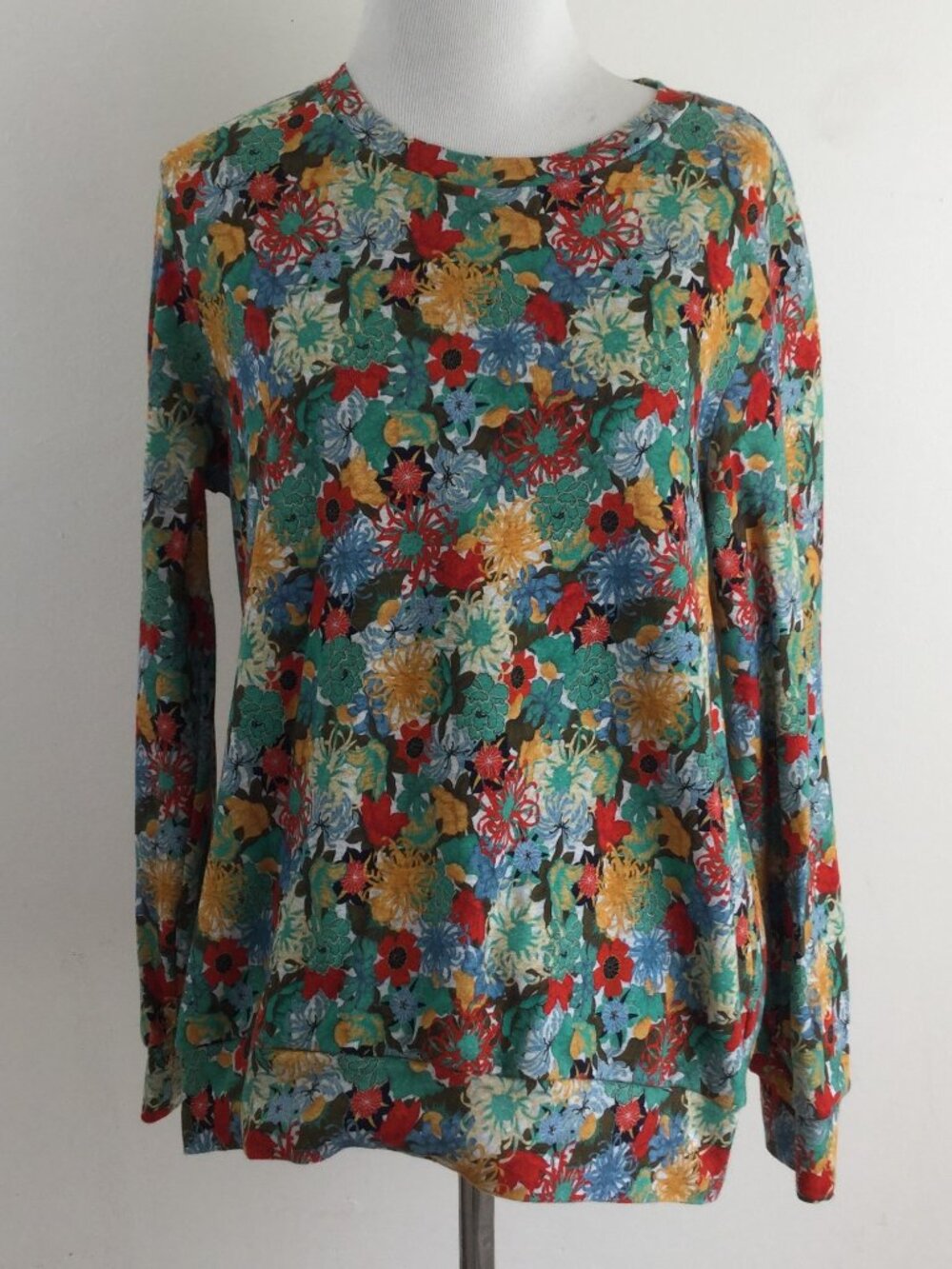 NWOT The Kit Floral Top m